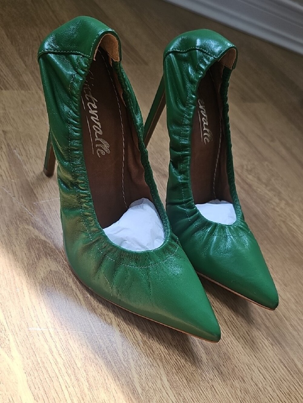 L'intervalle Green Pointed-Toe Leather Pumps - Picture 6 of 7